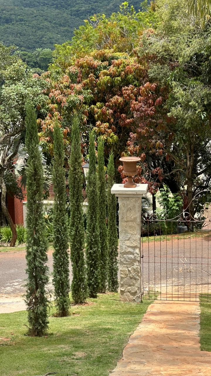 Casa Rio Acima —